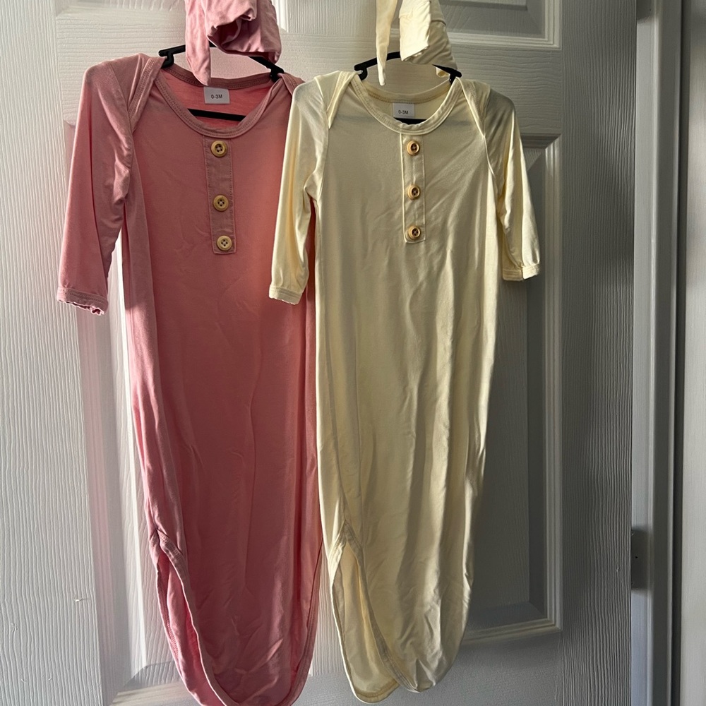 Knotted Baby Gown Set with Wooden Buttons